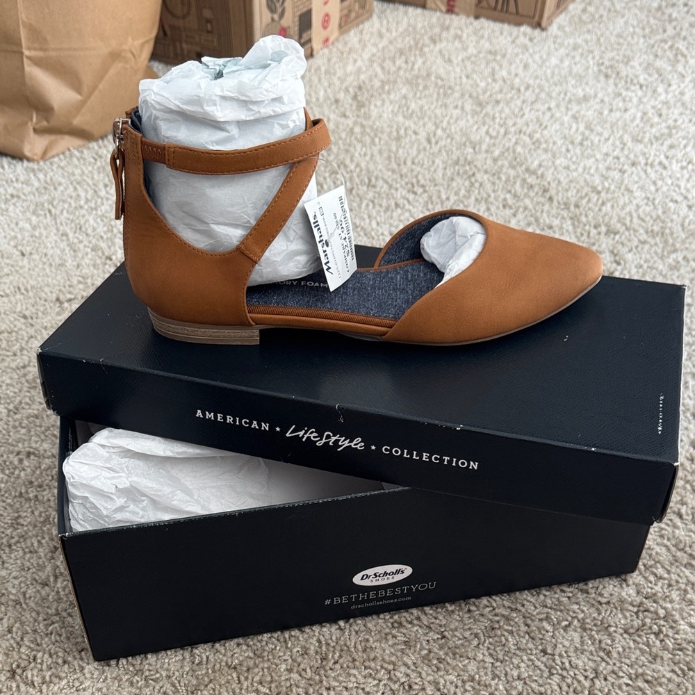NWT Dr. Scholl's Tan Ankle Strap Flats